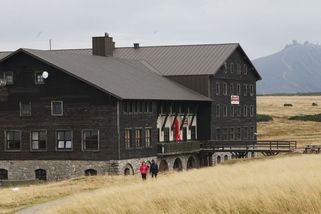 Luční bouda se od června uzavře pro veřejnost, bude jen pro ubytované - Novinky